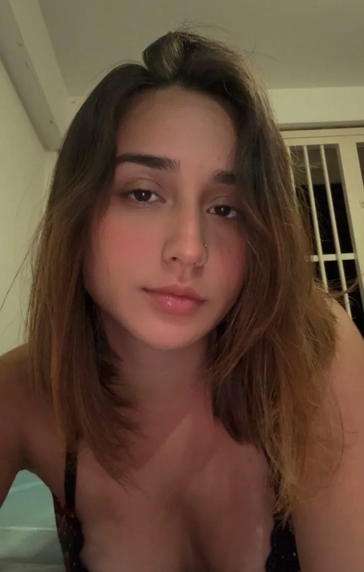 Meeting new people worldwide on apps like Chamet — Venus from Venezuela